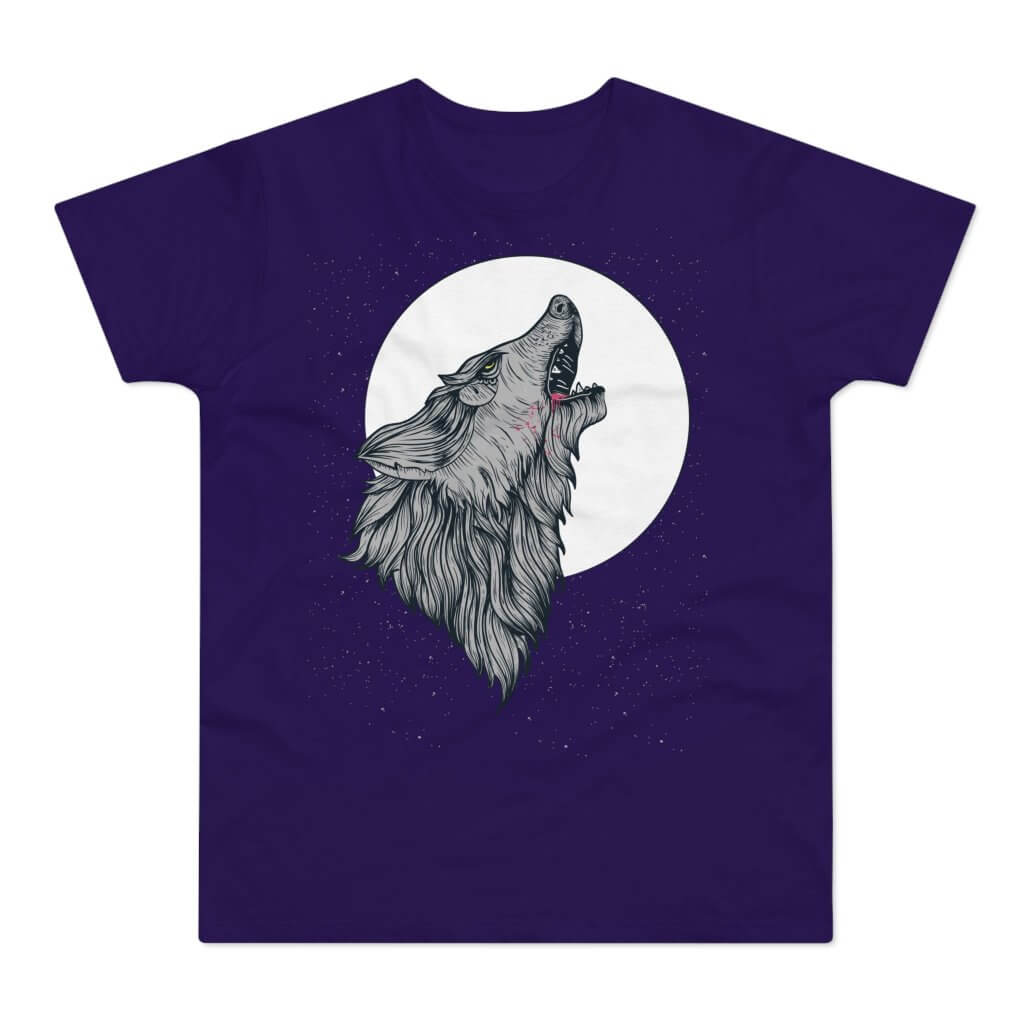 Lilla t-shirt med tryk med en hylende ulv før månden.