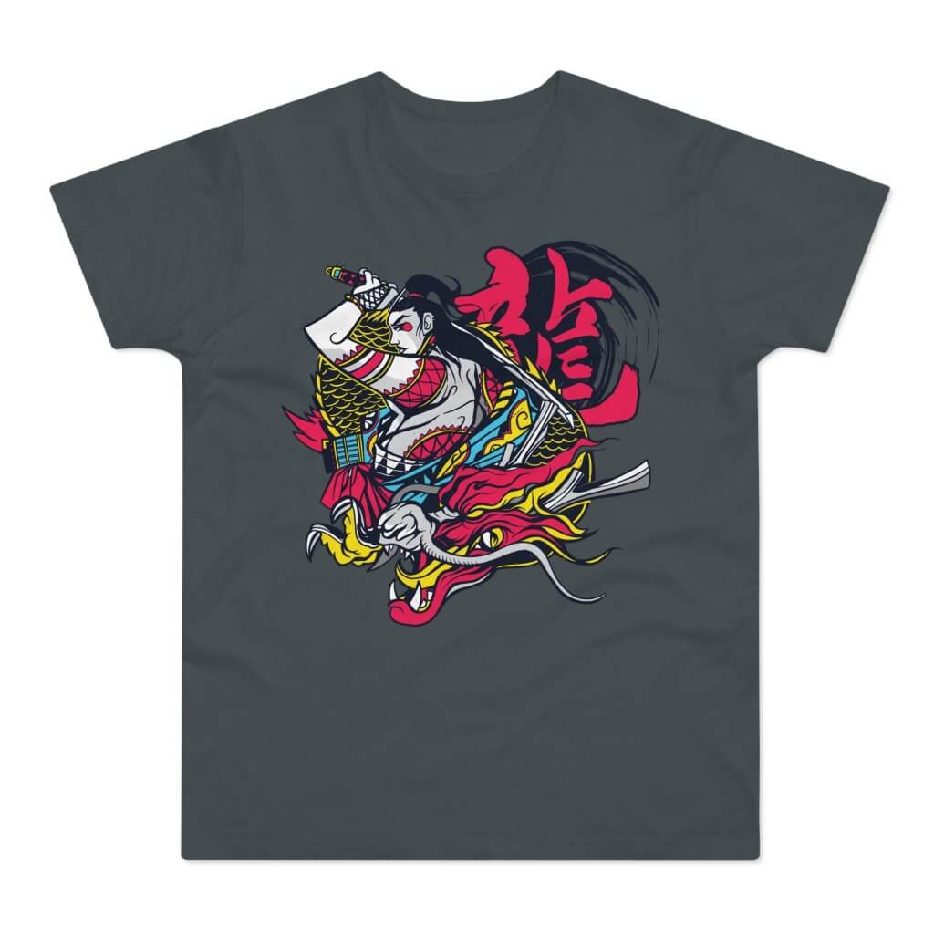 T-shirt med navnet: Fighting With The Strength Of A Dragon | T-Shirt Med Tryk.