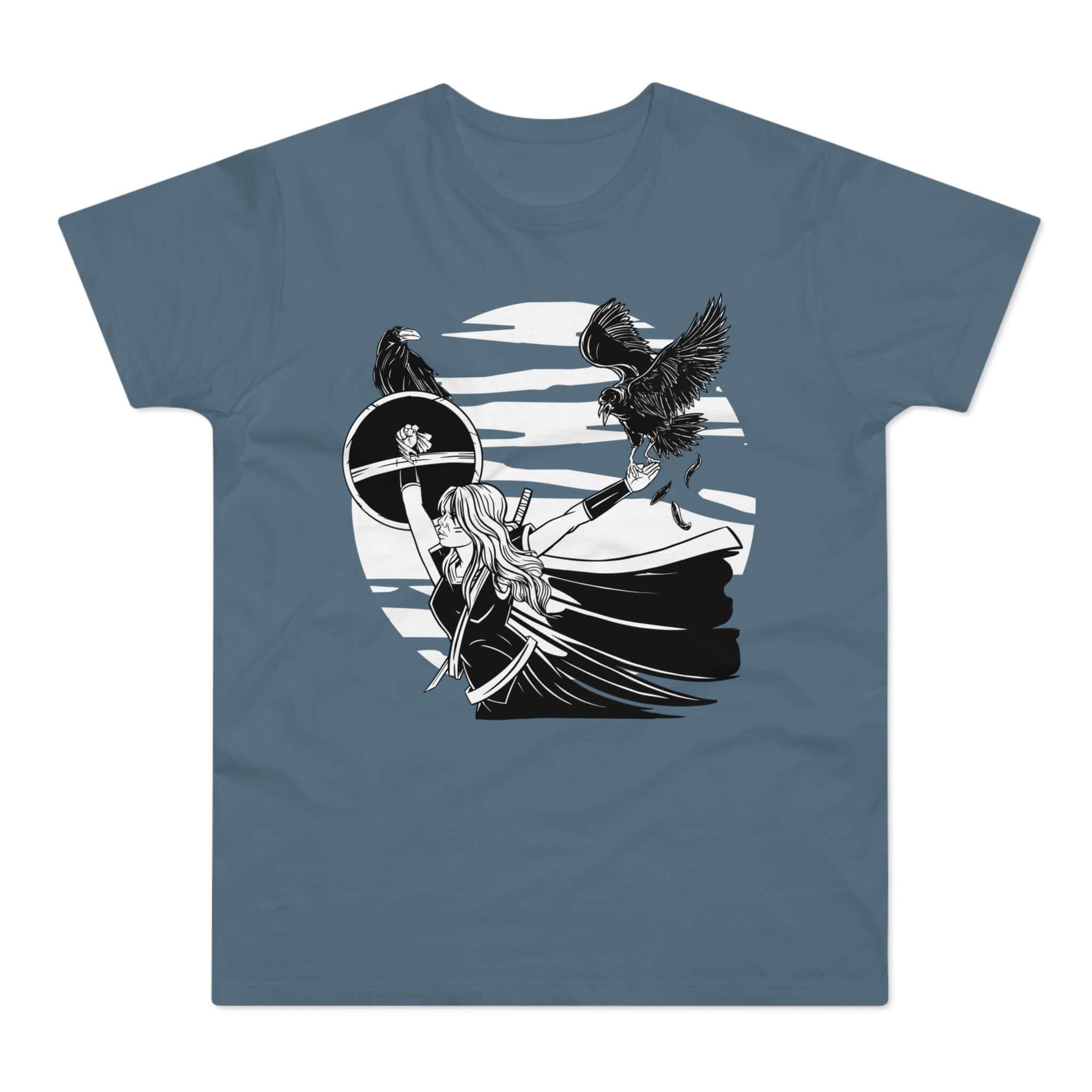 T-shirt med titlen: Ravina, The Mystical Fighting Raven-Lady | T-Shirt Med Tryk.