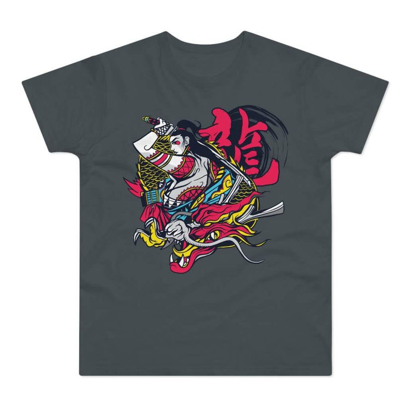 T-shirt med navnet: Fighting With The Strength Of A Dragon | T-Shirt Med Tryk.
