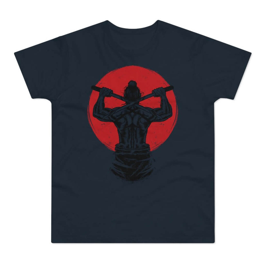 T-shirt med navnet: A Real Warrior Trains From Dawn Til Dusk | T-Shirt Med Tryk.